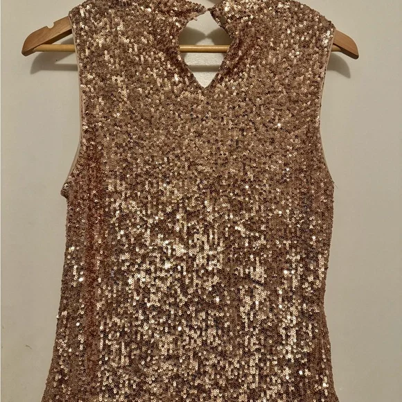 Women’s top Gold - Picture 2 of 2